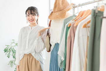 68de37af0ae29_販売スタッフ 洋服.jpeg